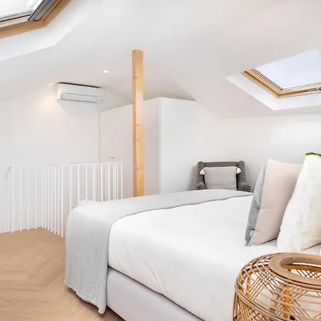 Luxury Duplex Prime Location Great For Families *
