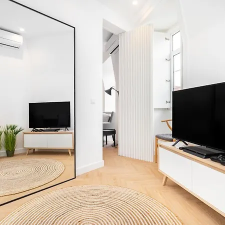 Whome | Luxury Duplex Prime Location Great For Families Apartment