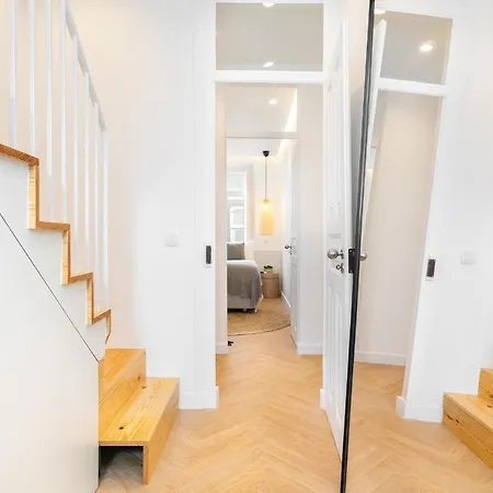 Whome | Luxury Duplex Prime Location Great For Families ליסבון